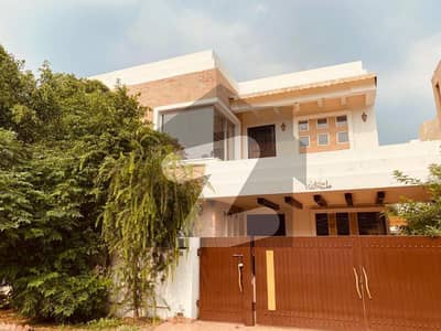10 MARLA BRAND NEW HOUSE FOR SALE IN SHAHEEN BLOCK BAHRIA TOWN