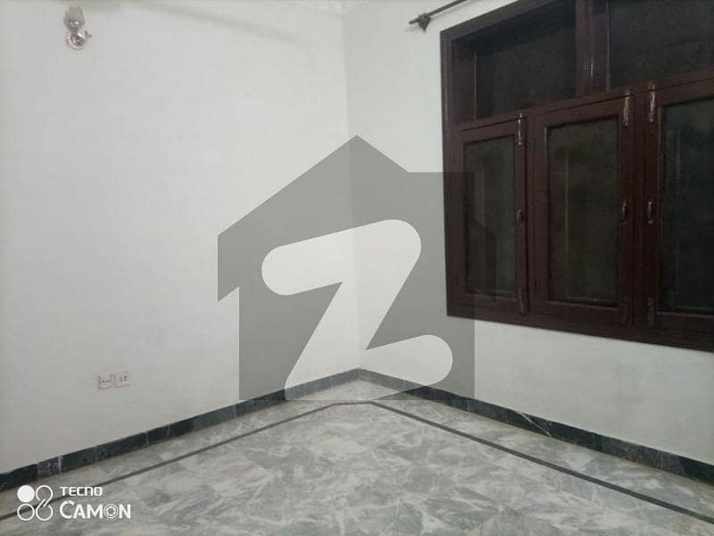 ارباب سبز علی خان ٹاؤن ورسک روڈ پشاور میں 2 کمروں کا 5 مرلہ بالائی پورشن 16 ہزار میں کرایہ پر دستیاب ہے۔