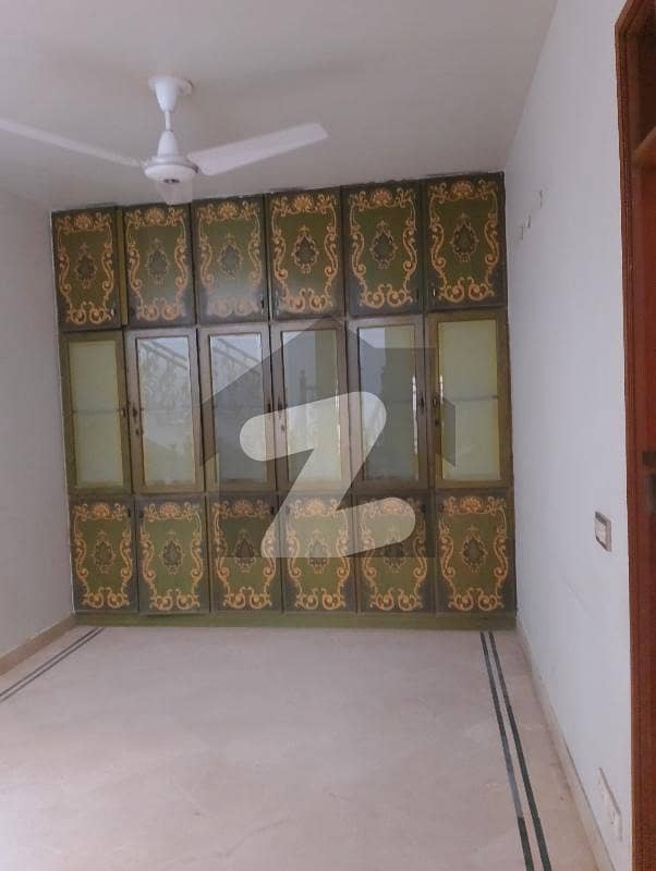 کلفٹن ۔ بلاک 2 کلفٹن کراچی میں 7 کمروں کا 1.2 کنال مکان 5 لاکھ میں کرایہ پر دستیاب ہے۔