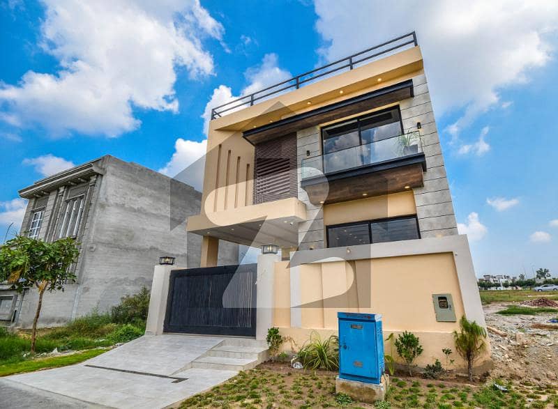 5 MARLA ULTRA MODERN HOUSE FOR RENT