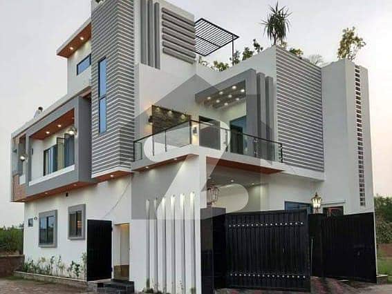 9 Marla House Ideally Situated In Noor Garden
