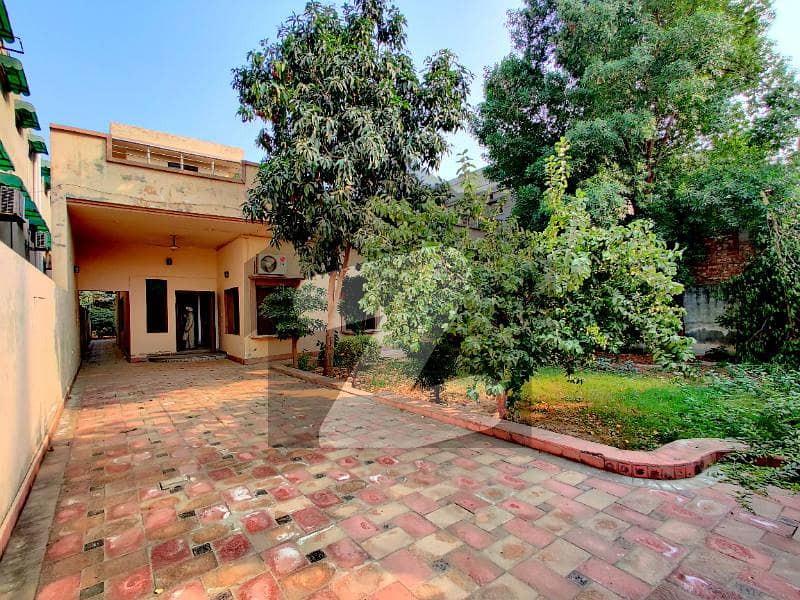 29 Marla Old House For Sale In Doctors Society, Canal Road, Lahore