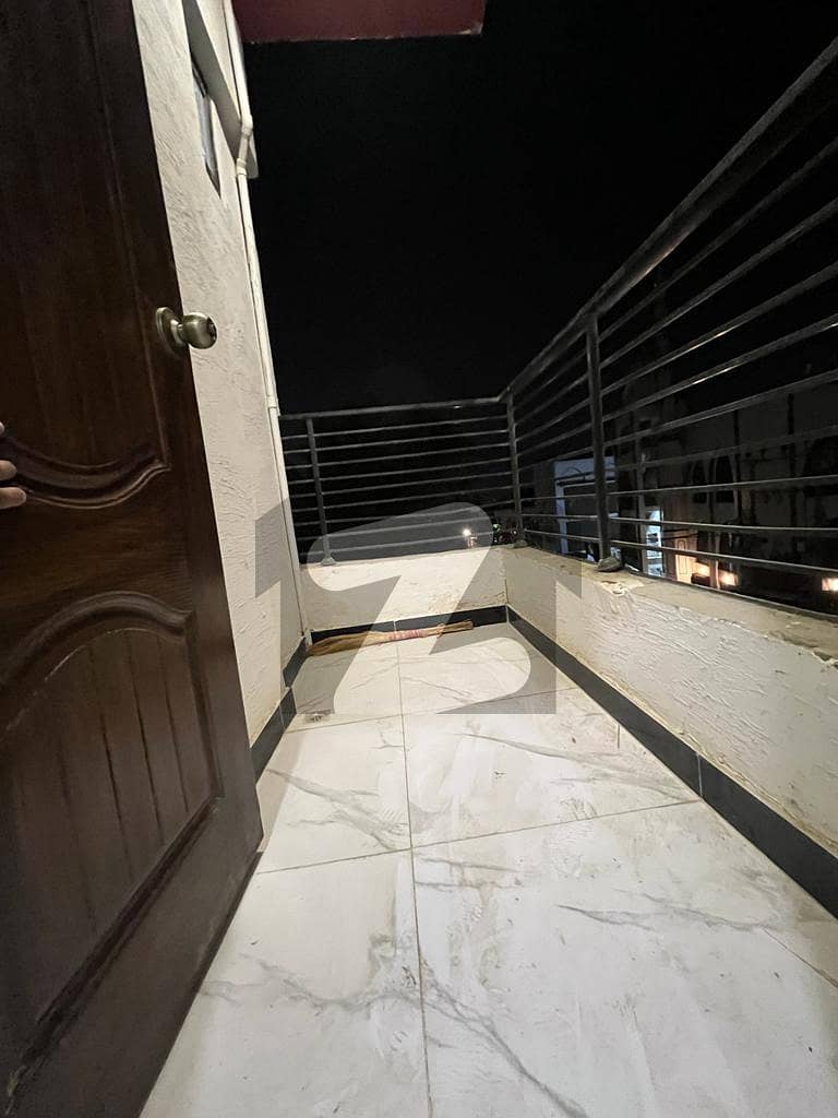 پی ای سی ایچ ایس جمشید ٹاؤن کراچی میں 2 کمروں کا 5 مرلہ فلیٹ 1.41 کروڑ میں برائے فروخت۔