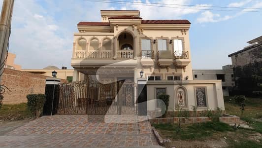 12 Marla Spanish House For Sale In Valencia Housing Society Lahore.