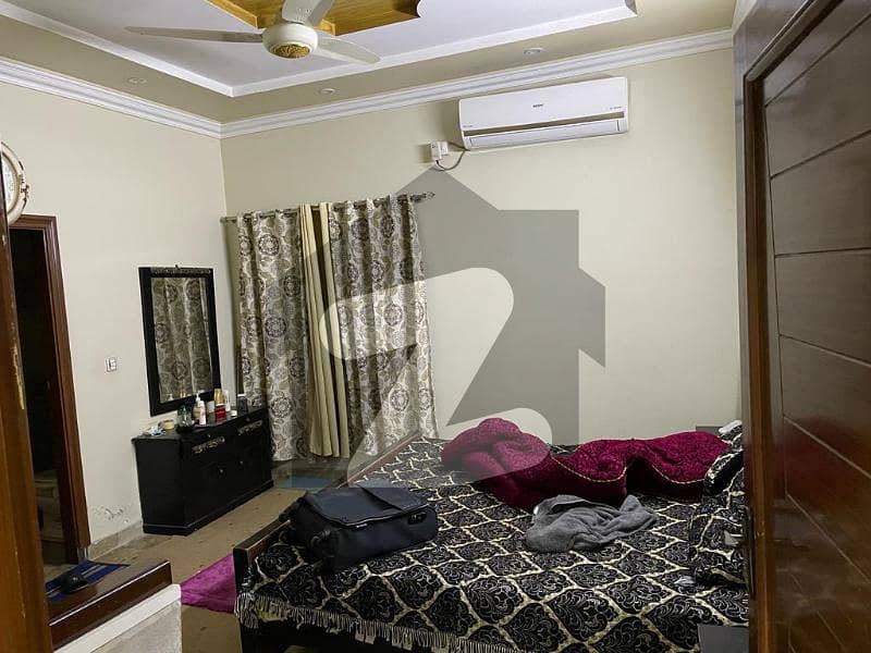 پی جی ای سی ایچ ایس فیز 1 پنجاب گورنمنٹ ایمپلائیز سوسائٹی لاہور میں 5 کمروں کا 10 مرلہ مکان 2.98 کروڑ میں برائے فروخت۔