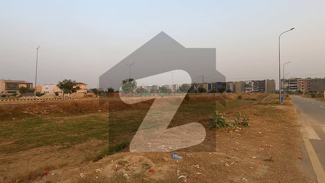 2 Kanal Corner Plot Facing Park 70 Feet Road