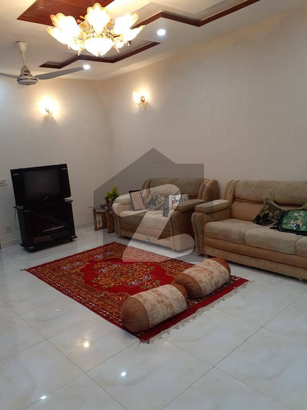 او پی ایف ہاؤسنگ سکیم لاہور میں 5 کمروں کا 10 مرلہ مکان 3.85 کروڑ میں برائے فروخت۔