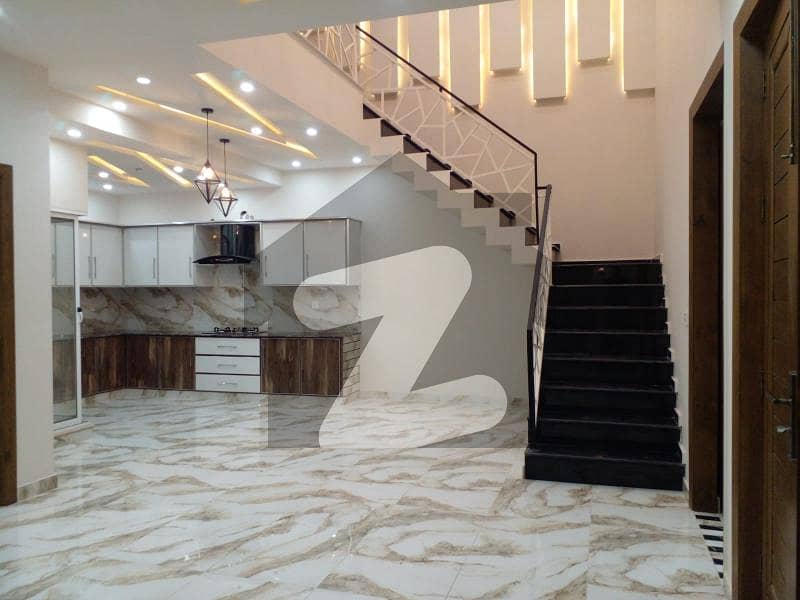ایڈن ویلی فیصل آباد میں 3 کمروں کا 5 مرلہ مکان 2.25 کروڑ میں برائے فروخت۔