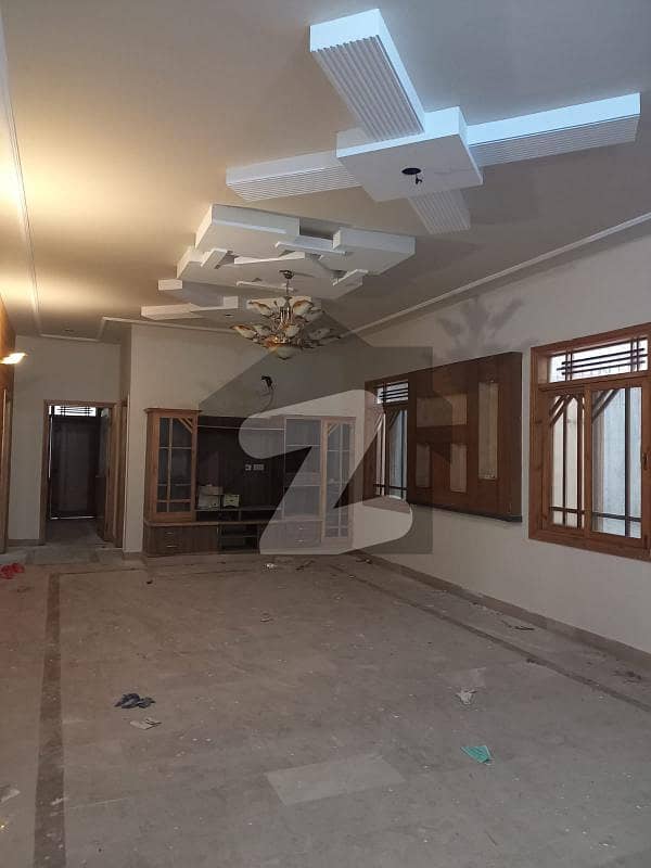 300 Sq. yd Ground Floor Portion For Sale In Gulistan-e-jauhar Block 14 At Main 150 Ft Road