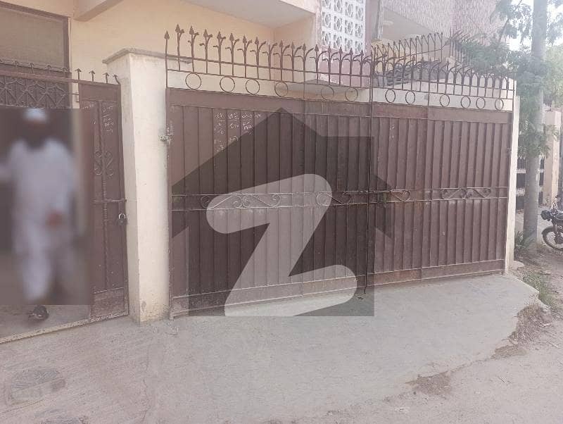 پی ای سی ایچ ایس بلاک 6 پی ای سی ایچ ایس جمشید ٹاؤن کراچی میں 4 کمروں کا 5 مرلہ مکان 2.6 کروڑ میں برائے فروخت۔