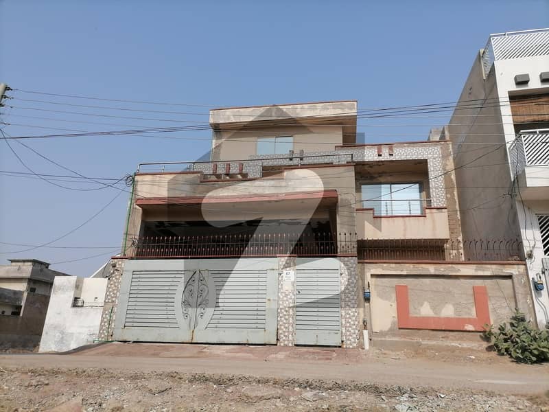 10 Marla House Available In Khayaban-e-Sadiq For sale