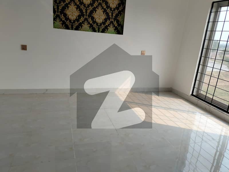 10 Marla Lower Portion For rent In Beautiful Bahria Town - Tauheed Block