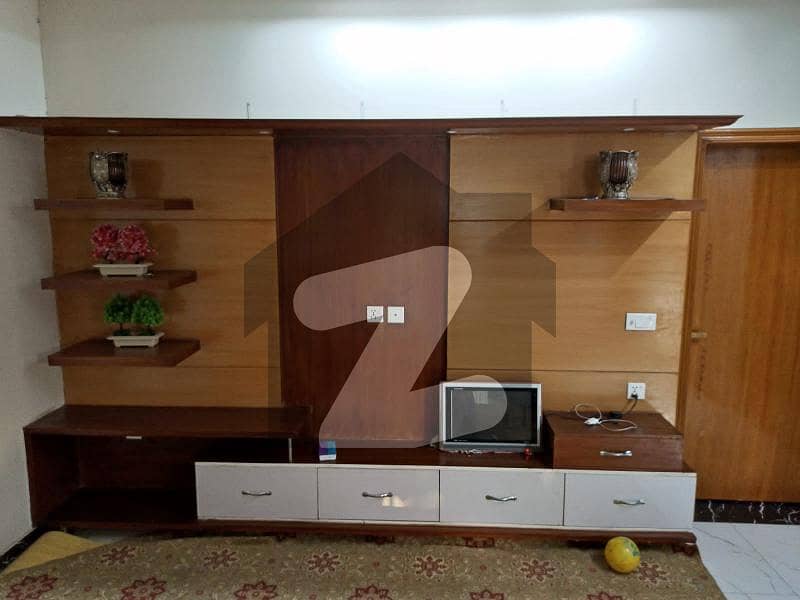ڈی ایچ اے فیز 6 ڈیفنس (ڈی ایچ اے) لاہور میں 4 کمروں کا 9 مرلہ مکان 1.3 لاکھ میں کرایہ پر دستیاب ہے۔