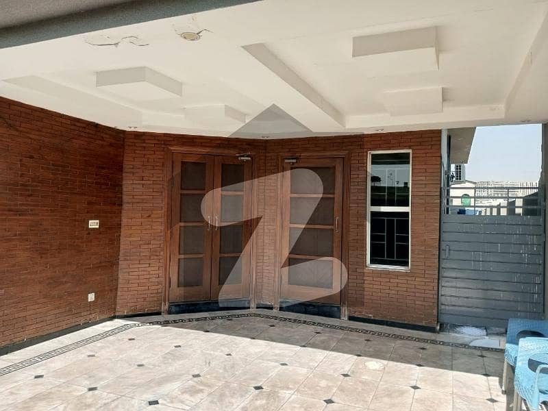 10 Marla Portion For Rent In Bahria Town Phase 8 Block H