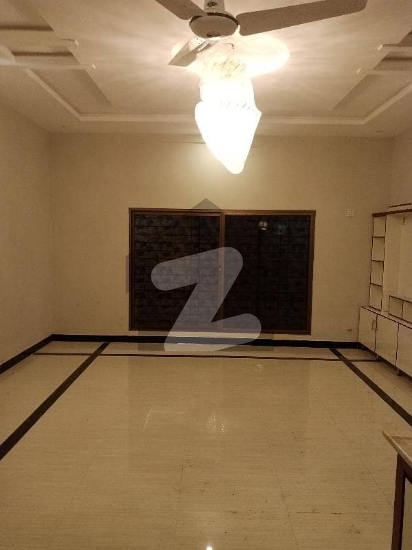 بنی گالہ اسلام آباد میں 7 کمروں کا 13 مرلہ مکان 1.45 لاکھ میں کرایہ پر دستیاب ہے۔