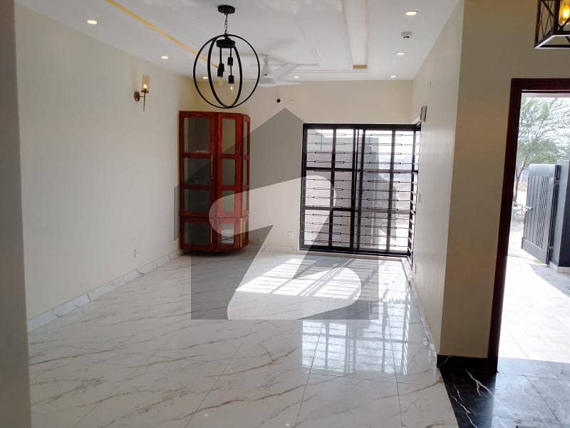 5 MARLA BRAND NEW Double Storey HOUSE FOR RENT NEAR TO PARK IN BLOCK - D DHA PHASE 9 TOWN