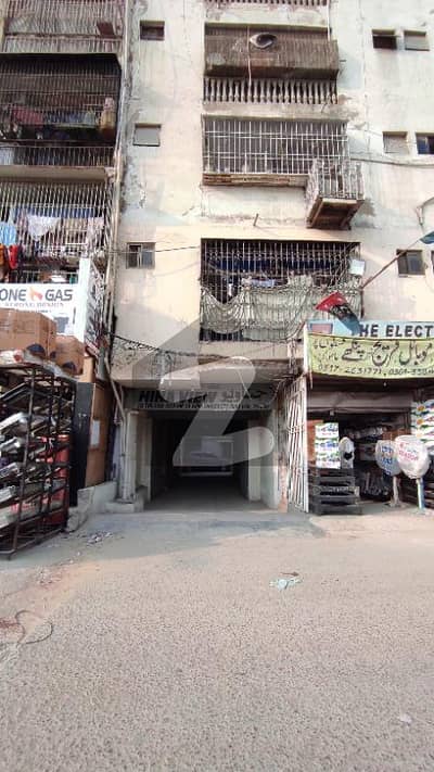 یونیورسٹی روڈ کراچی میں 3 کمروں کا 11 مرلہ فلیٹ 78 لاکھ میں برائے فروخت۔