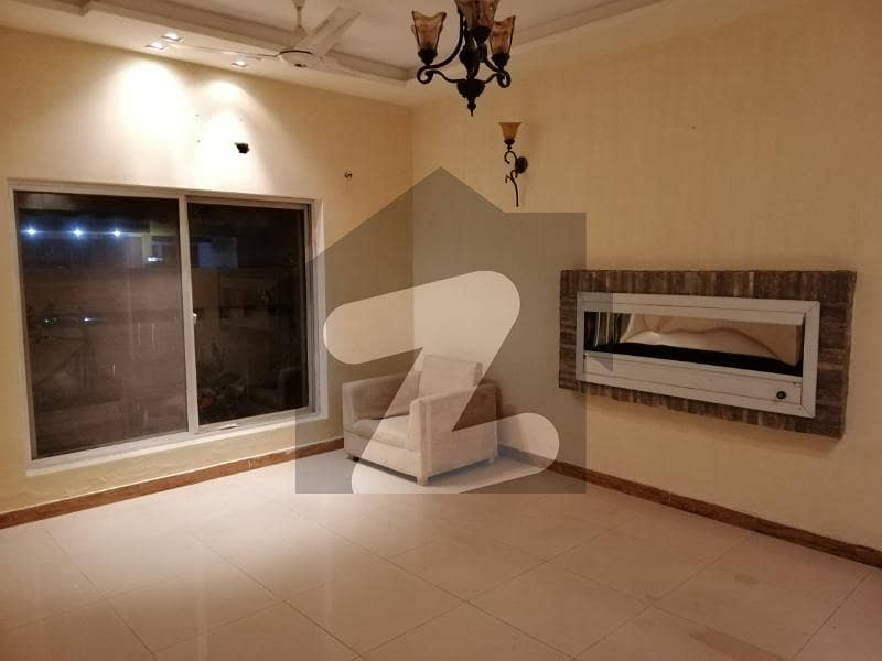 کیولری گراؤنڈ لاہور میں 3 کمروں کا 5 مرلہ مکان 1.65 کروڑ میں برائے فروخت۔
