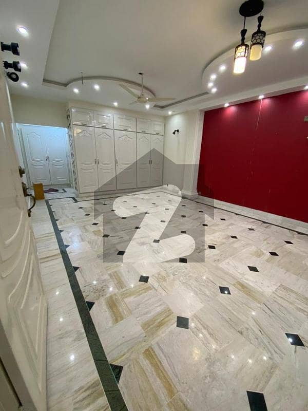 ایف ۔ 10 اسلام آباد میں 7 کمروں کا 1.11 کنال مکان 4 لاکھ میں کرایہ پر دستیاب ہے۔