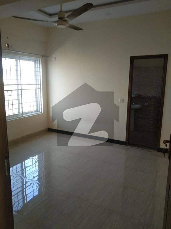 5 Marla Third-floor Apartment Available For Rent In Ameer Chowk Near College Road