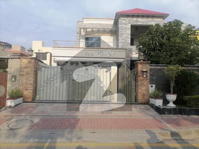 Luxury House For Sale On Main Boulevard Of Bahria Town
