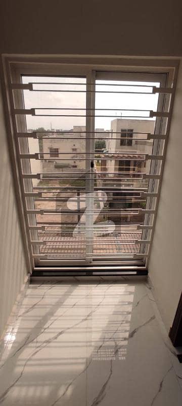 10 Marla Lower Portion Available For Rent In Eastern Block Bahria Town Lahore
