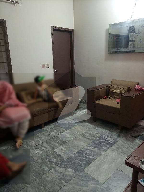 اعوان ٹاؤن لاہور میں 1 کمرے کا 3 مرلہ زیریں پورشن 13 ہزار میں کرایہ پر دستیاب ہے۔