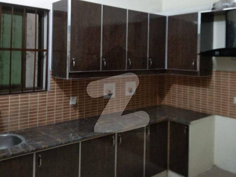 ایڈن ویلی فیصل آباد میں 3 کمروں کا 5 مرلہ مکان 1.85 کروڑ میں برائے فروخت۔