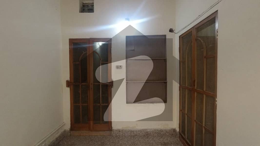 8 Marla Upper Portion In Allama Iqbal Town For rent At Good Location