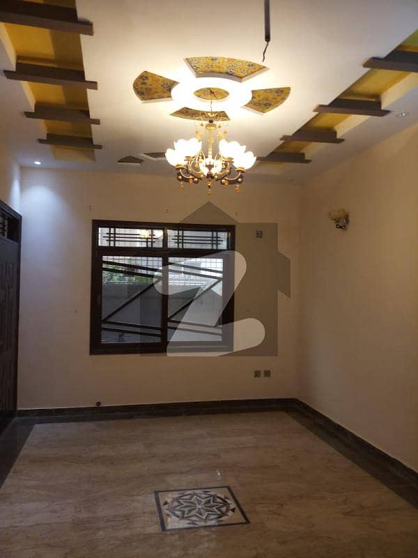 240 sq yards beutyfull portion with roof for rent in gulshane ismail society