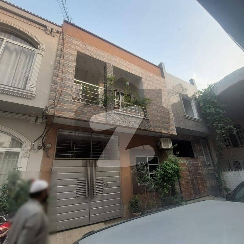 کیولری گراؤنڈ لاہور میں 3 کمروں کا 4 مرلہ مکان 1.9 کروڑ میں برائے فروخت۔