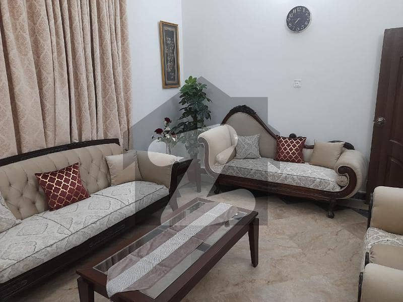دانش آباد پشاور میں 5 کمروں کا 9 مرلہ مکان 4.5 کروڑ میں برائے فروخت۔