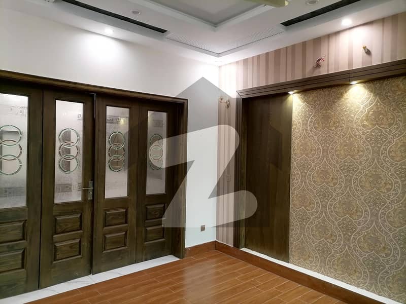 او پی ایف ہاؤسنگ سکیم لاہور میں 5 کمروں کا 10 مرلہ مکان 3.75 کروڑ میں برائے فروخت۔