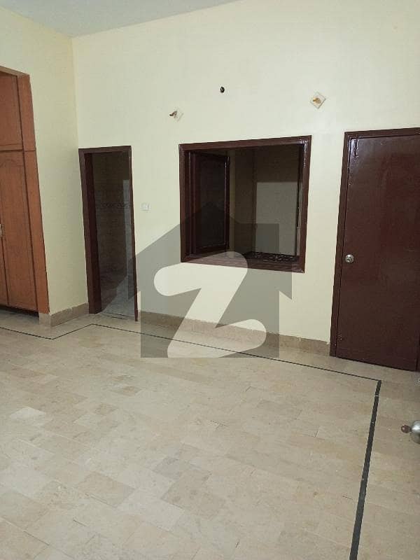 3 bed drawing dining 1st floor for rent  in rifah aam society near by Johar park