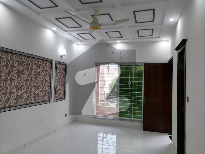 8 Marla House In Only Rs. 25,000,000
