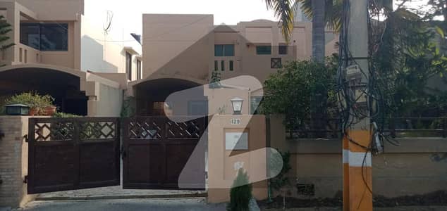 12 Marla House For sale In Rs. 33,500,000 Only