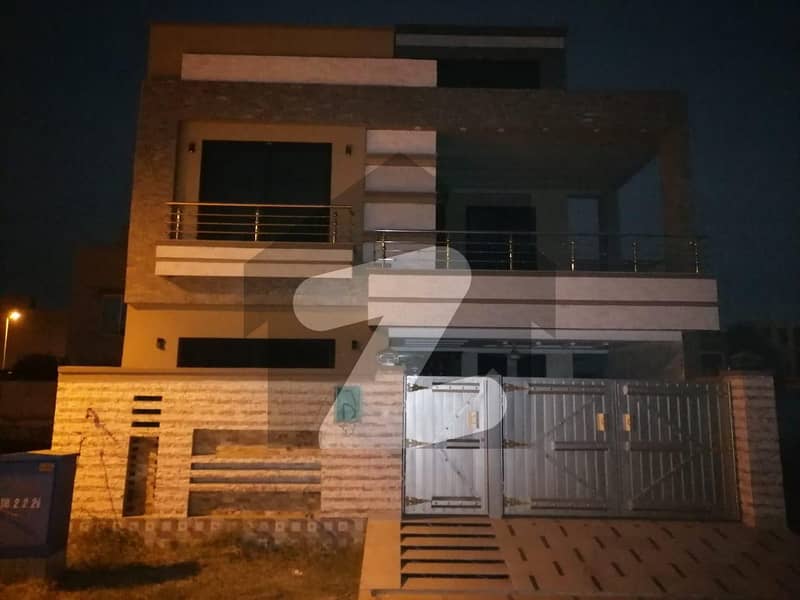 8 Marla House In Bahria Nasheman - Zinia Is Best Option