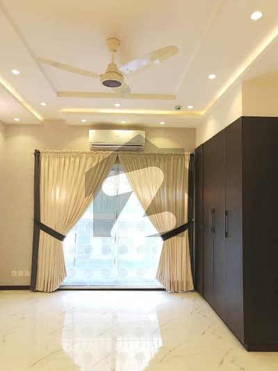 ONE KANAL BEAUTIFUL HOUSE AVAILABLE FOR SALE IN DHA PHASE 4 BLOCK HH