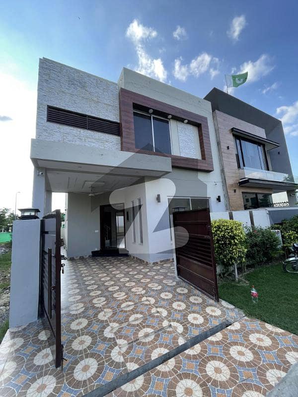 5 Marla Luxury HOUSE available for rent in DHA phase 9 town LAHORE
