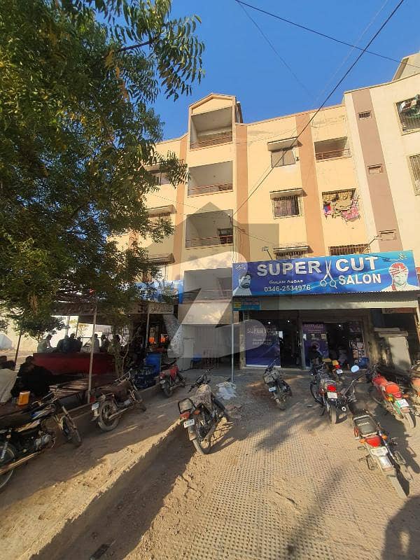 گلشنِ معمار - سیکٹر آر گلشنِ معمار گداپ ٹاؤن کراچی میں 2 کمروں کا 4 مرلہ فلیٹ 35 لاکھ میں برائے فروخت۔