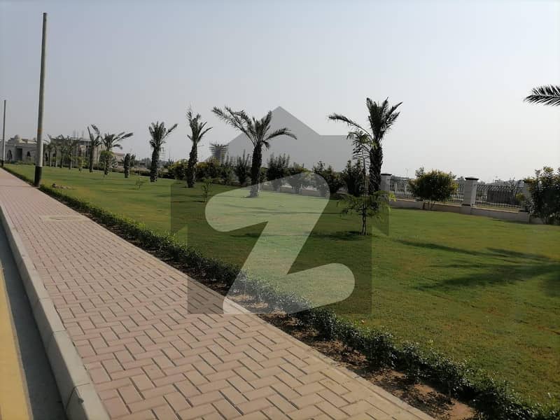 گرین آرچرڈ لوئر کینال روڈ فیصل آباد میں 5 مرلہ رہائشی پلاٹ 50 لاکھ میں برائے فروخت۔