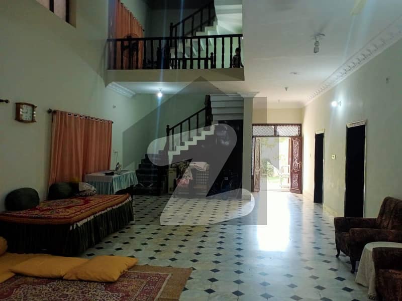 Prime Location House In Warsak Road Sized 16 Marla Is Available