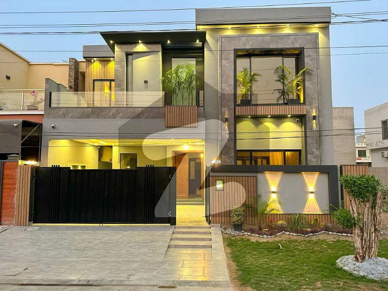 10 Marla Brand New Luxurious House For Sale On Main 60ft Road