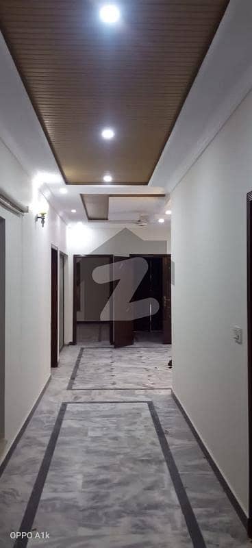 ویلینشیاء ہاؤسنگ سوسائٹی لاہور میں 4 کمروں کا 15 مرلہ مکان 1.35 لاکھ میں کرایہ پر دستیاب ہے۔