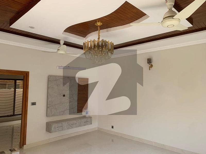 1 Kanal Upper Portion Available For Rent