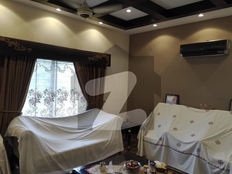 این ایف سی 1 - بلاک سی (این ای) این ایف سی 1 لاہور میں 6 کمروں کا 1 کنال مکان 4.8 کروڑ میں برائے فروخت۔