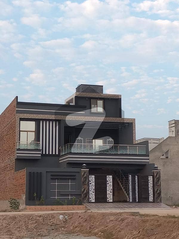 کینال روڈ رحیم یار خان میں 6 کمروں کا 12 مرلہ مکان 2.75 کروڑ میں برائے فروخت۔