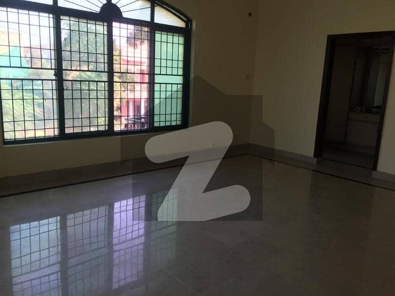 1.1 Kanal Upper Portion With Separate Gate Entrance For Rent