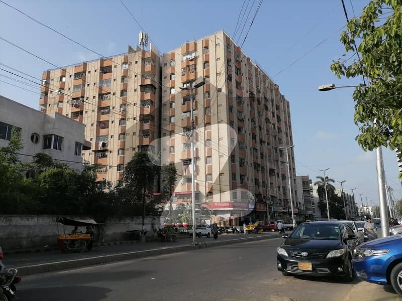 فریرے ٹاؤن کراچی میں 3 کمروں کا 8 مرلہ فلیٹ 3.1 کروڑ میں برائے فروخت۔