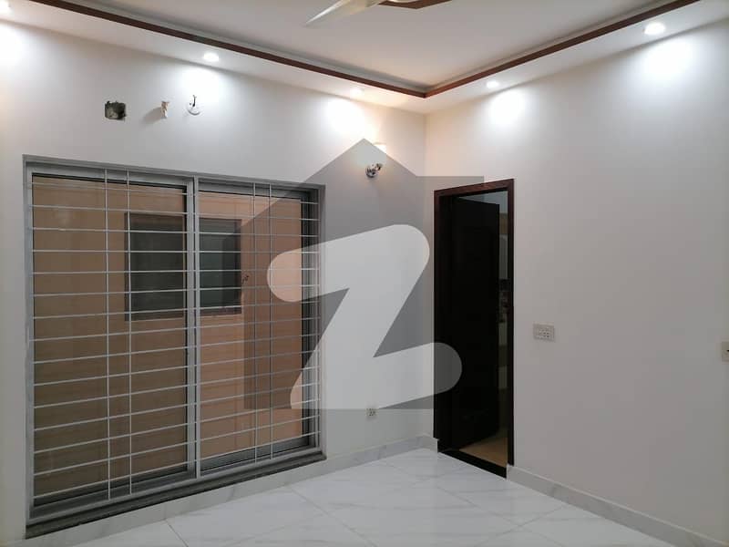 Prime Location 10 Marla House For rent In The Perfect Location Of LDA Avenue - Block D